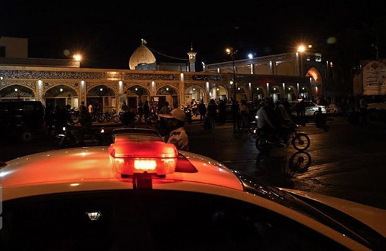 مقتل 15 شخصا في هجوم على ضريح ديني في إيران و مقتل 15 شخصا في هجوم على ضريح ديني في إيران و