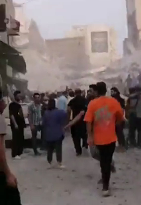مقتل 15 شخصا في هجوم على ضريح ديني في إيران و مقتل 15 شخصا في هجوم على ضريح ديني في إيران و