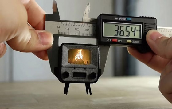 أصغر تلفزيون في العالم بحجم طابع بريدي صورة رقم 1