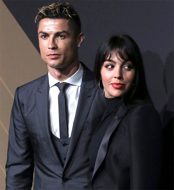 رونالدو يكشف لحبيبته ووالدة طفليه جورجينا عارضة الأزياء، موعد زواجهما.. وأصدقاؤها يسخرون منها! صورة رقم 10