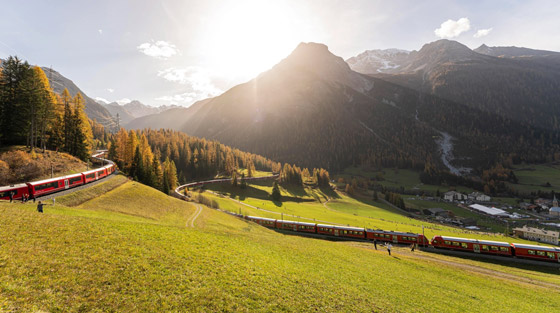 بالصور: سويسرا تسجل رقما قياسيا لأطول قطار ركاب في العالم صورة رقم 4