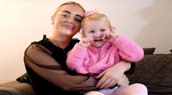 طفلة تأكل الجدران والأثاث بسبب حالة نادرة صورة رقم 4