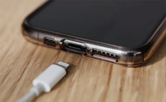 تحذير لا تتجاهله.. 5 أخطاء تؤثر على بطارية الهاتف صورة رقم 1 تحذير لا تتجاهله.. 5 أخطاء تؤثر على بطارية الهاتف صورة رقم 1