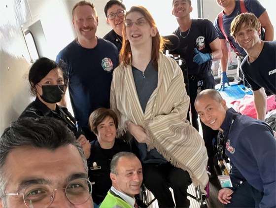 فيديو وصور: أطول امرأة بالعالم تسافر جوا بالطائرة لأول مرة في حياتها صورة رقم 6 فيديو وصور: أطول امرأة بالعالم تسافر جوا بالطائرة لأول مرة في حياتها صورة رقم 6