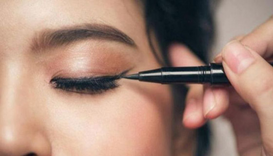رسم الآيلاينر بواسطة قلم الكحل.. نصائح وخطوات صورة رقم 4