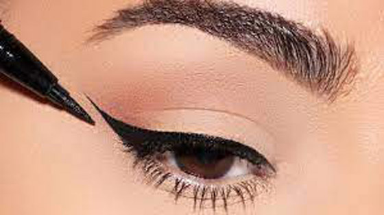 رسم الآيلاينر بواسطة قلم الكحل.. نصائح وخطوات صورة رقم 9