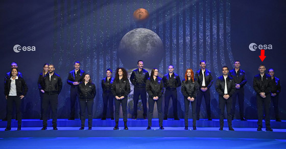 عداء بقدم واحدة.. أول رائد فضاء من ذوي الاحتياجات الخاصة بالعالم! صور صورة رقم 7