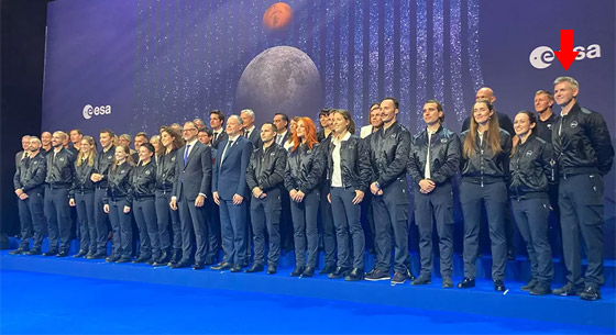 عداء بقدم واحدة.. أول رائد فضاء من ذوي الاحتياجات الخاصة بالعالم! صور صورة رقم 8