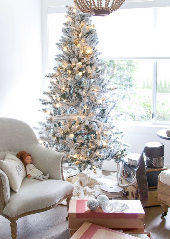 23 فكرة مختلفة لتزيين شجرة الكريسماس الثلجية.. 