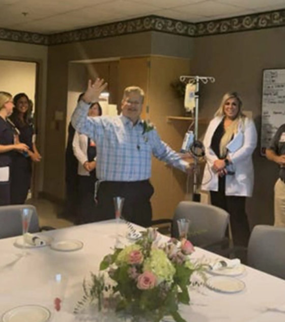 ثنائى أمريكى يعقدان زفافهما فى المستشفى قبل 3 أيام من خضوع العريس لجراحة بالقلب صورة رقم 3