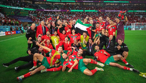 رجل أعمال إسرائيلي يقدم 10 آلاف دولار للاعبي المنتخب المغربي!! صورة رقم 4 رجل أعمال إسرائيلي يقدم 10 آلاف دولار للاعبي المنتخب المغربي!! صورة رقم 4