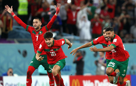 رافعين علم فلسطين.. لاعبو المغرب يحتفلون بتأهلهم لربع نهائي مونديال قطر (فيديو) صورة رقم 11 رافعين علم فلسطين.. لاعبو المغرب يحتفلون بتأهلهم لربع نهائي مونديال قطر (فيديو) صورة رقم 11
