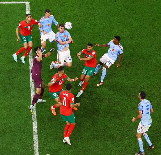 رافعين علم فلسطين.. لاعبو المغرب يحتفلون بتأهلهم لربع نهائي مونديال قطر (فيديو) صورة رقم 17 رافعين علم فلسطين.. لاعبو المغرب يحتفلون بتأهلهم لربع نهائي مونديال قطر (فيديو) صورة رقم 17