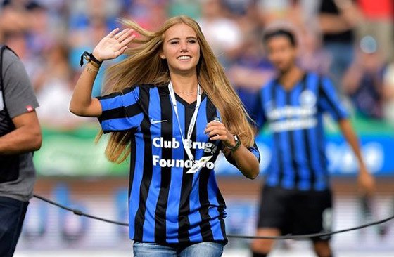 تتحول إلى عارضة بفضل ظهورها اللافت في كأس العالم صورة رقم 5