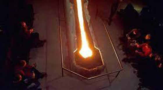 تجربة فريدة.. بركان يتدفق في قاعة 