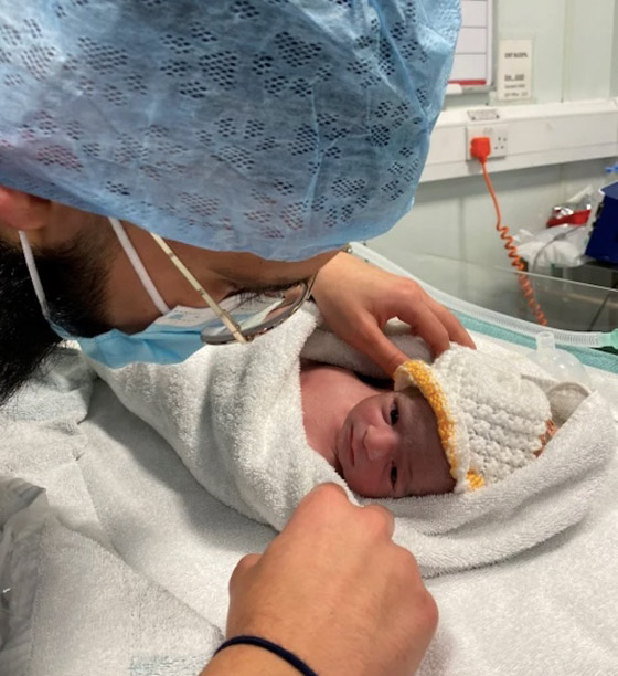 أول امرأة في العالم مصابة بمتلازمة بروك تنجب طفلاً سليماً صورة رقم 5