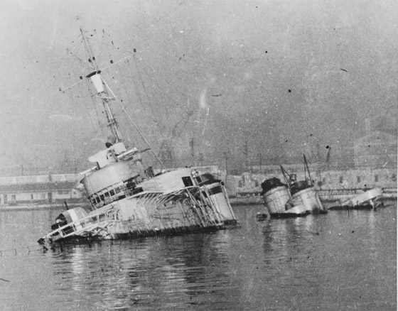 لماذا دمر الفرنسيون سفنهم الحربية عام 1942؟ صورة رقم 3 لماذا دمر الفرنسيون سفنهم الحربية عام 1942؟ صورة رقم 3
