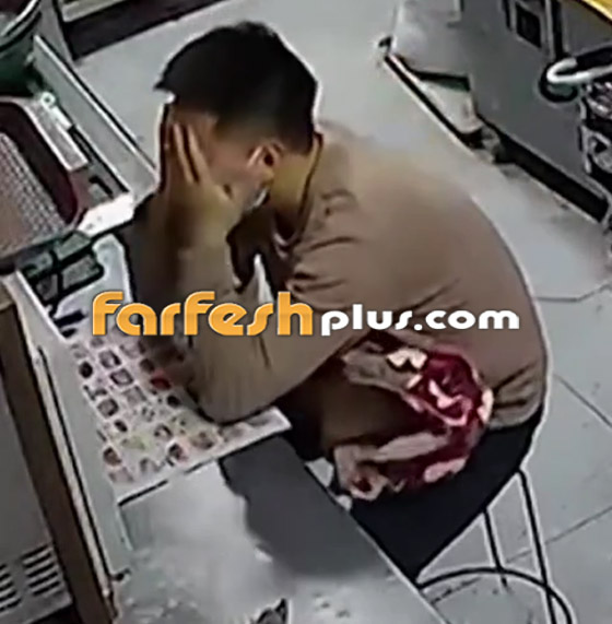 فيديو مؤثر: لفتة إنسانية من طفلة لوالدها المُرهق دفعته للبكاء وأثارت تعاطف المتابعين صورة رقم 5 فيديو مؤثر: لفتة إنسانية من طفلة لوالدها المُرهق دفعته للبكاء وأثارت تعاطف المتابعين صورة رقم 5