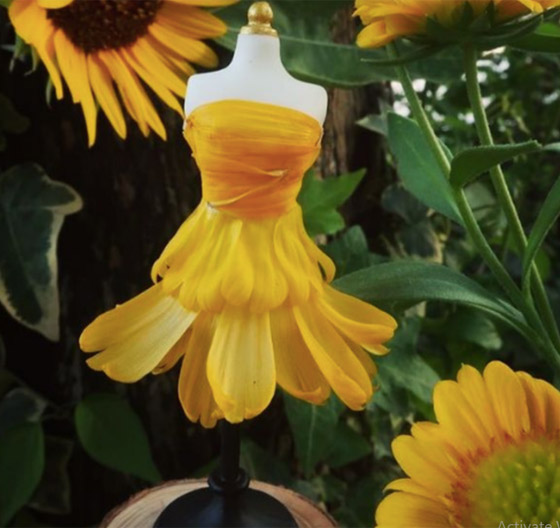 بالصور... فنانة تصنع فساتين مدهشة من الزهور صورة رقم 5