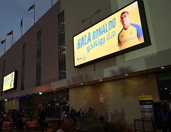 صورة رقم 11 - فيديو رونالدو في السعودية يتحدث باللغة العربية: صورة رقم 11 - فيديو رونالدو في السعودية يتحدث باللغة العربية: