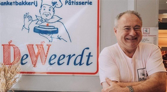 مخبز بلجيكي يفاجئ زبائنه بقطع ذهبية في الكعك صورة رقم 1