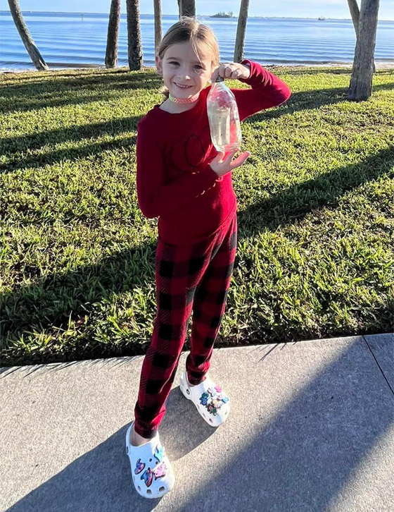 أغرب من الخيال: رسالة بزجاجة تعود لصاحبها بعد 37 عاما من رميها بالبحر صورة رقم 8