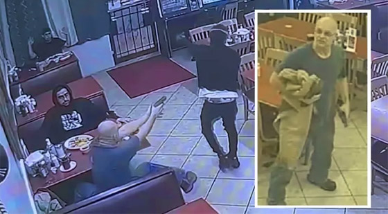 فيديو: لص يسطو على مطعم أمريكي فيرديه زبون قتيلا بـ9 رصاصات صورة رقم 1 فيديو: لص يسطو على مطعم أمريكي فيرديه زبون قتيلا بـ9 رصاصات صورة رقم 1