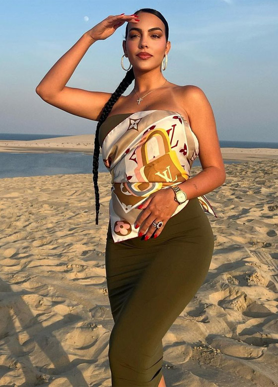 صور: شبيهة جورجينا رودريغز السعودية توضح الخضوع للتجميل لتقليد شريكة رونالدو! صورة رقم 13 صور: شبيهة جورجينا رودريغز السعودية توضح الخضوع للتجميل لتقليد شريكة رونالدو! صورة رقم 13