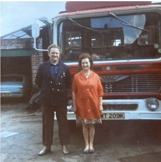 سائق شاحنة تسعيني يستمر بالعمل 12 ساعة يومياً.. والسبب؟ صورة رقم 3