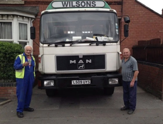 سائق شاحنة تسعيني يستمر بالعمل 12 ساعة يومياً.. والسبب؟ صورة رقم 4