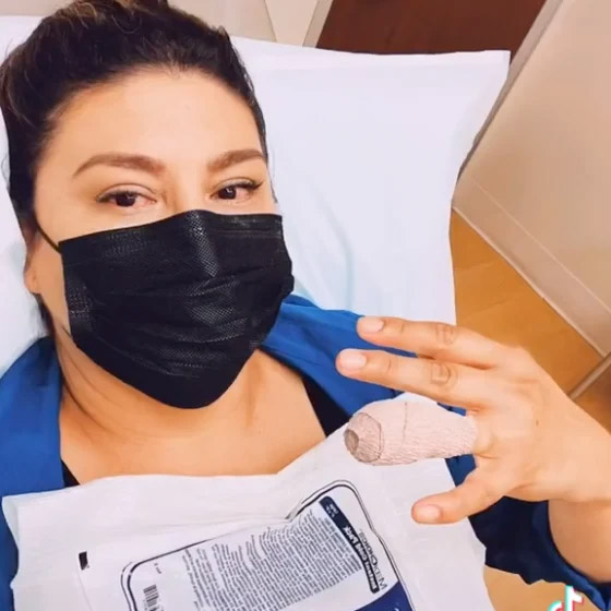 أصيبت بالسرطان بسببها.. جلسة أصيبت بالسرطان بسببها.. جلسة