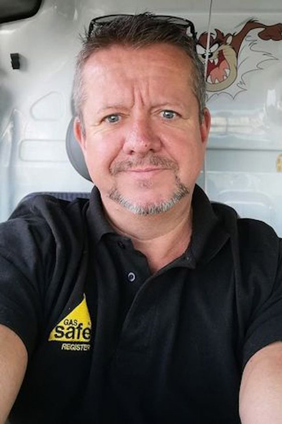 قط ينقذ حياة صاحبته بعد اكتشاف تسرب للغاز في منزلها صورة رقم 2