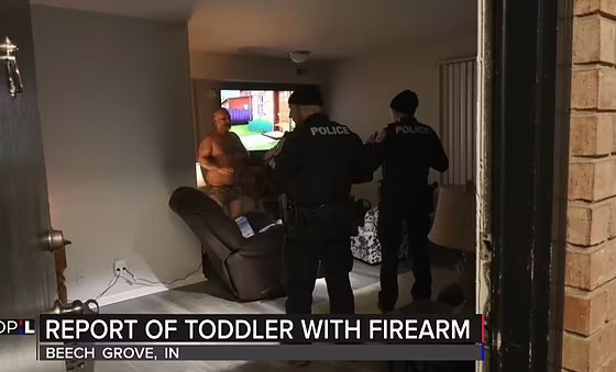 فيديو: طفل أمريكي يلهو بمسدس محشو بالرصاص.. والشرطة تتدخل! صورة رقم 7 فيديو: طفل أمريكي يلهو بمسدس محشو بالرصاص.. والشرطة تتدخل! صورة رقم 7