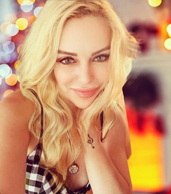 ملكة جمال سابقة تدعي مقدرتها على التحدث مع الفضائيين والأموات صورة رقم 4