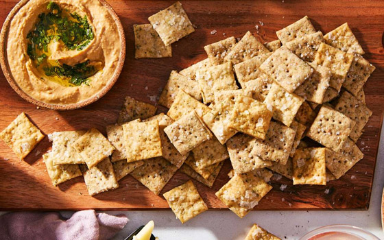 إليكم طريقة تحضير كراكرز بالزعتر صحي ولذيذ صورة رقم 4 إليكم طريقة تحضير كراكرز بالزعتر صحي ولذيذ صورة رقم 4