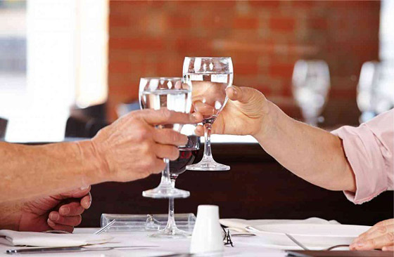 مطعم في بلجيكا يعيد تدوير مياه المراحيض ويقدمها للزبائن صورة رقم 3