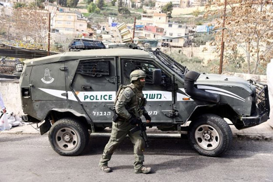 فلسطيني في الـ13 من عمره يصيب مستوطنين بعملية إطلاق نار في القدس صورة رقم 1 فلسطيني في الـ13 من عمره يصيب مستوطنين بعملية إطلاق نار في القدس صورة رقم 1