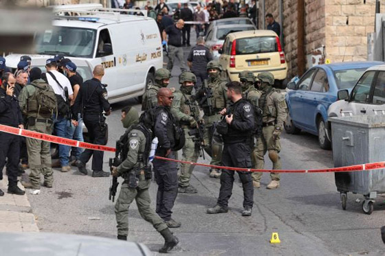 فلسطيني في الـ13 من عمره يصيب مستوطنين بعملية إطلاق نار في القدس صورة رقم 2 فلسطيني في الـ13 من عمره يصيب مستوطنين بعملية إطلاق نار في القدس صورة رقم 2