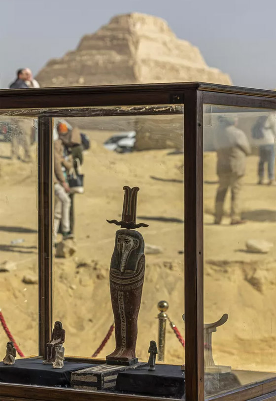 اكتشافات أثرية جديدة في مصر: مومياوات ومقابر ومقطع من كتاب اكتشافات أثرية جديدة في مصر: مومياوات ومقابر ومقطع من كتاب