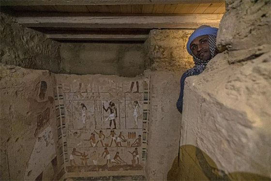 اكتشافات أثرية جديدة في مصر: مومياوات ومقابر ومقطع من كتاب اكتشافات أثرية جديدة في مصر: مومياوات ومقابر ومقطع من كتاب