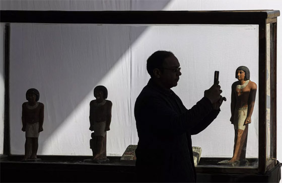 اكتشافات أثرية جديدة في مصر: مومياوات ومقابر ومقطع من كتاب اكتشافات أثرية جديدة في مصر: مومياوات ومقابر ومقطع من كتاب