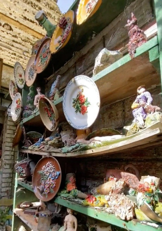 صور وفيديو : رجل يكتشف منزلاً مهجوراً مستوحى من القصص الخيالية صورة رقم 7