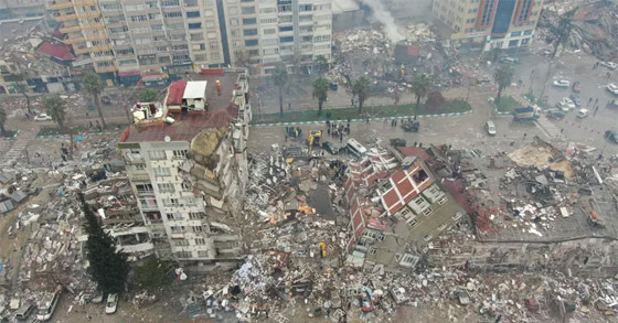 الأمل يتضاءل! 20 ألف قتيل ضحايا زلزال تركيا وسوريا والبحث مستمر عن ناجين.. صورة رقم 3 الأمل يتضاءل! 20 ألف قتيل ضحايا زلزال تركيا وسوريا والبحث مستمر عن ناجين.. صورة رقم 3