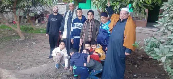 تمساح يهاجم أسرة مصرية في بيتها ويرعبها! التهم جروا صغيرا واقترب من الاطفال! صورة رقم 3