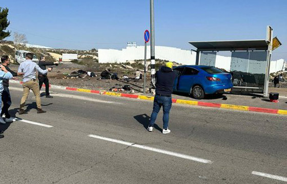 مقتل مستوطنيْن وإصابة 5 في عملية دهس بالقدس (فيديو وصور) صورة رقم 6 مقتل مستوطنيْن وإصابة 5 في عملية دهس بالقدس (فيديو وصور) صورة رقم 6