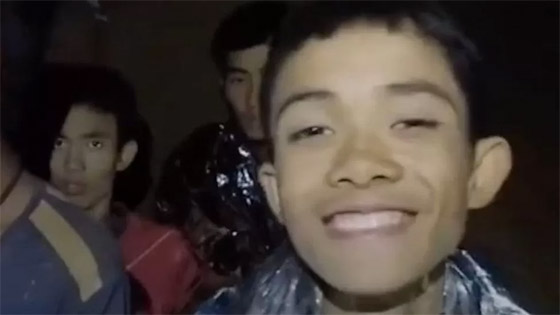 صمد أسبوعين عالقا تحت الماء.. صدمة وفاة صمد أسبوعين عالقا تحت الماء.. صدمة وفاة