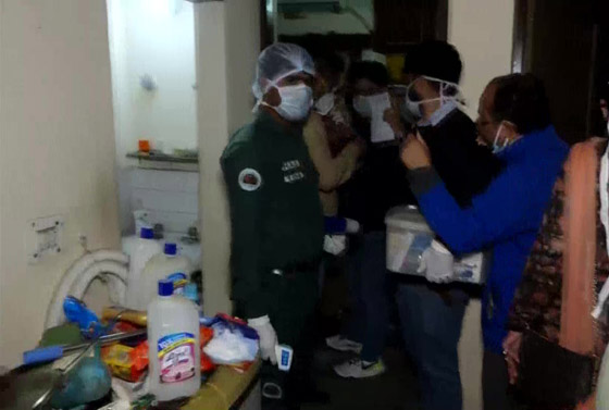 هندية حبست نفسها وطفلها 3 سنوات في المنزل.. خوفا من كورونا! صورة رقم 2 هندية حبست نفسها وطفلها 3 سنوات في المنزل.. خوفا من كورونا! صورة رقم 2