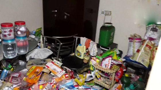 هندية حبست نفسها وطفلها 3 سنوات في المنزل.. خوفا من كورونا! صورة رقم 7 هندية حبست نفسها وطفلها 3 سنوات في المنزل.. خوفا من كورونا! صورة رقم 7
