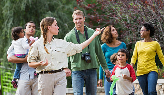 تعرفوا إلى أبرز أسباب اصطحاب مرشد سياحي أثناء السفر صورة رقم 4