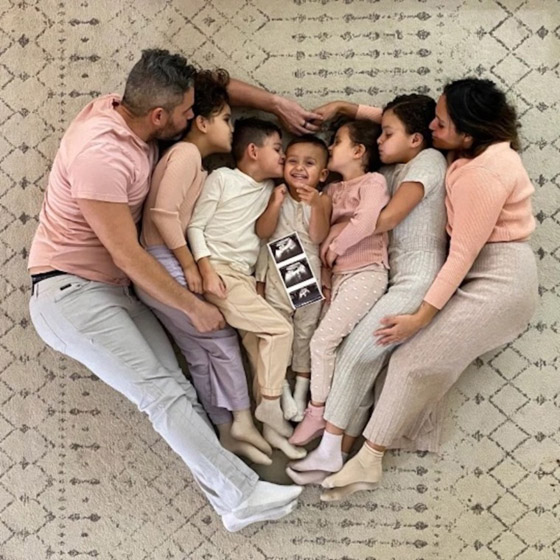 رسالة لرقم خاطئ تجمع امرأة بزوج أحلامها صورة رقم 3